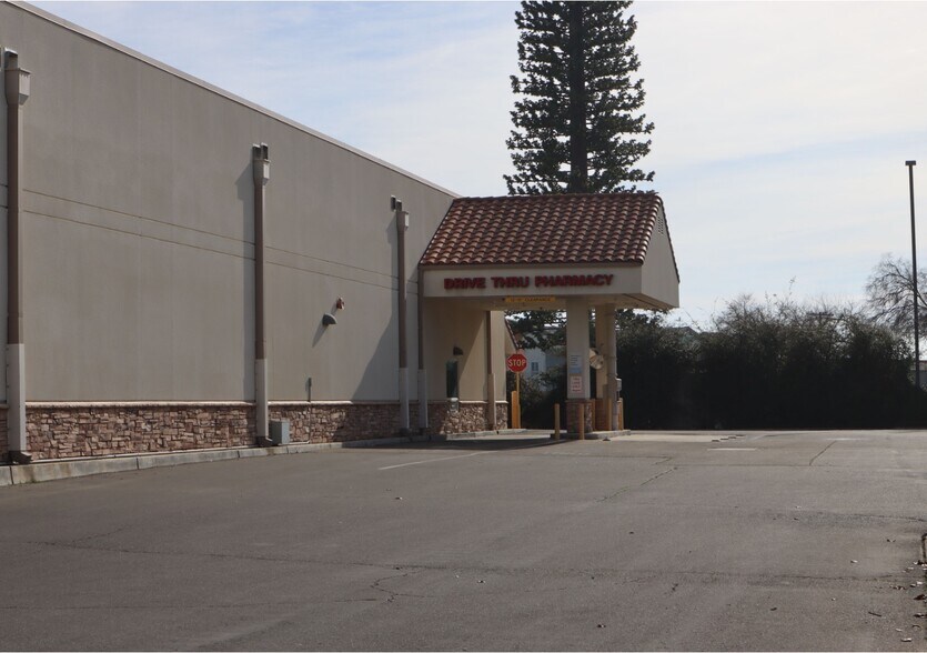 More Photos Of 170 W El Monte Way, Dinuba Drugstore For Sale