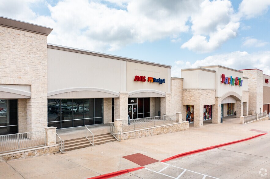 More Photos Of 12901 N I-35 Service Rd, Austin Unknown For Lease