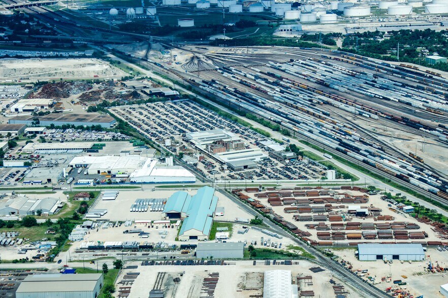 More Photos Of 6621 Liberty Rd, Houston Manufacturing For Sale