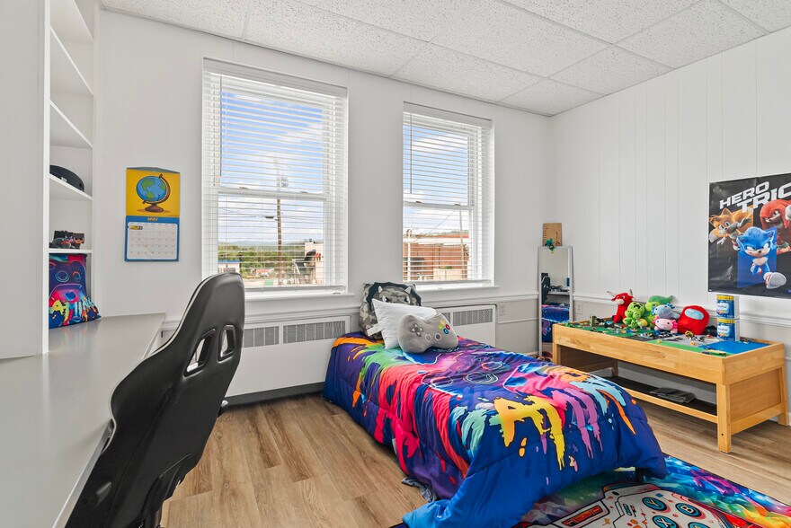 More Photos Of 525 7th St, Altavista Office For Sale