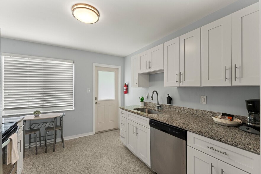 More Photos Of 1708 S Atlantic Ave, New Smyrna Beach Hotel For Sale