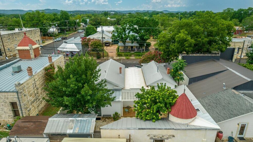 More Photos Of 632-636 High St, Comfort General Retail For Sale