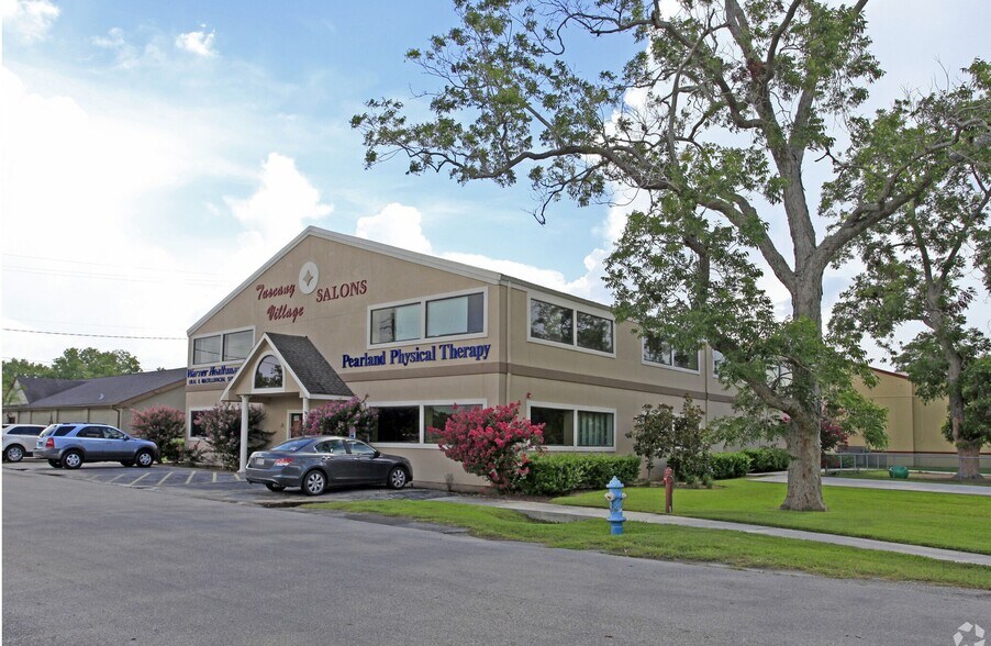 More Photos Of 2336 N Texas Ave, Pearland Medical For Lease