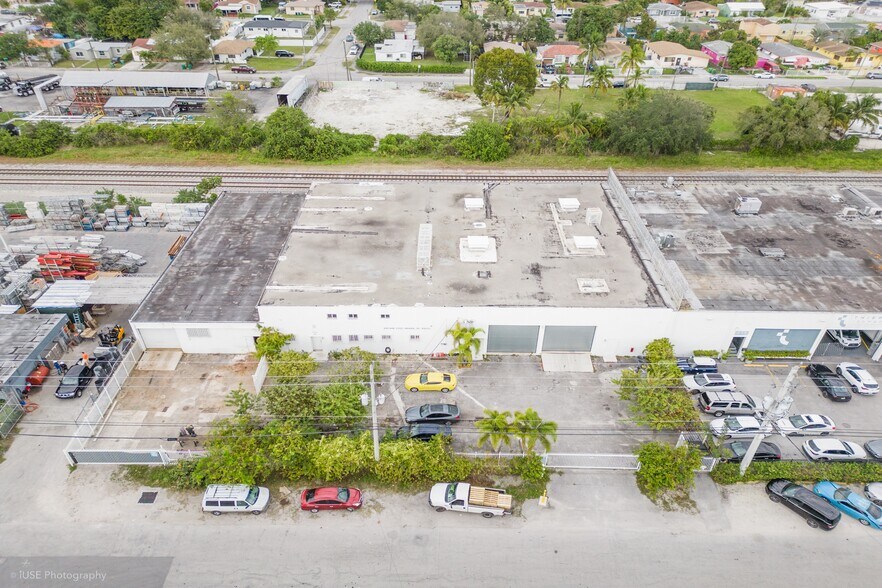 More Photos Of 995 NW 72nd St, Miami Warehouse For Lease