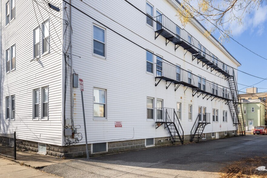 More Photos Of 8-14 Craigie St, Somerville Apartments For Sale