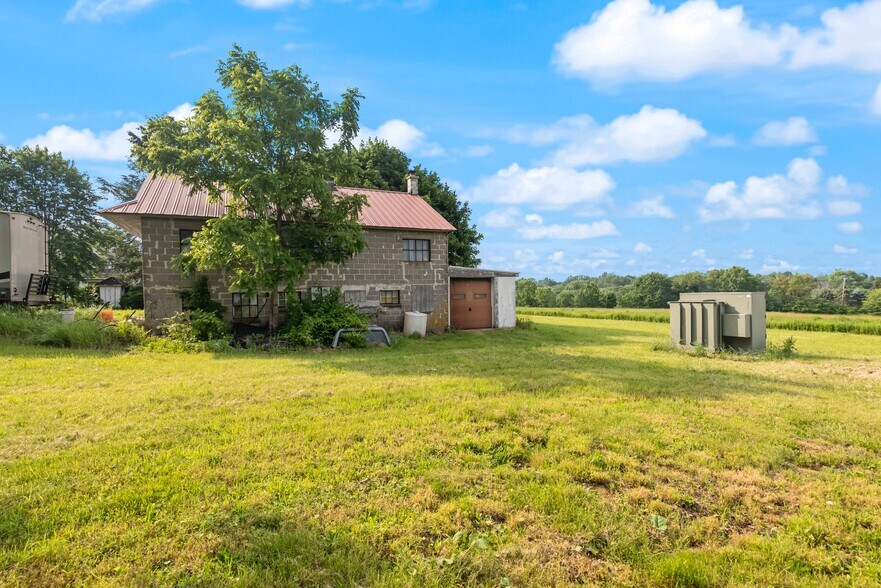 More Photos Of 1112 W Bridge St, Spring City Warehouse For Sale