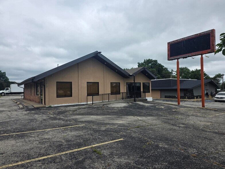 Primary Photo Of 12810 S Us-71 Hwy, Grandview Freestanding For Sale