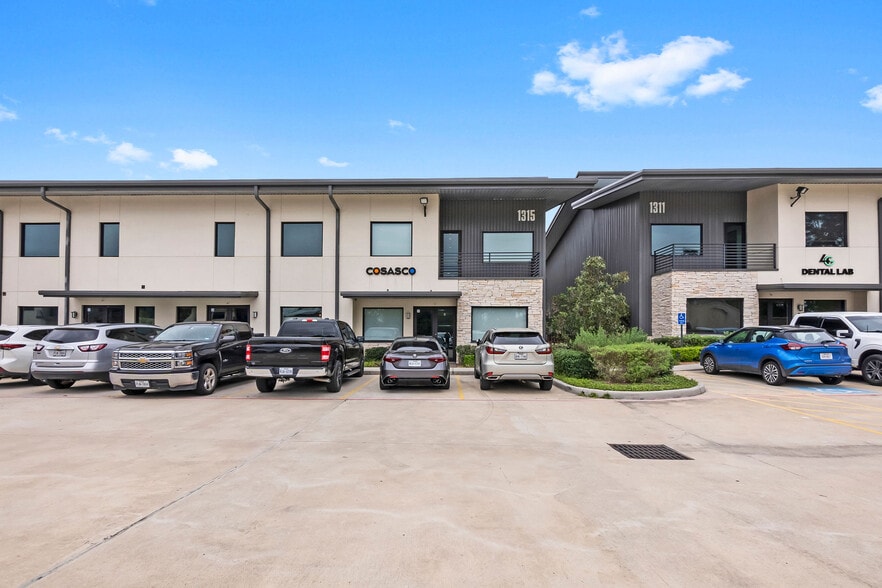 More Photos Of 1315 Rayford Park Rd, Spring Loft Creative Space For Lease