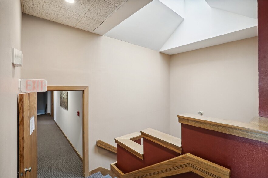 More Photos Of 101 Jones St, Barneveld General Retail For Sale
