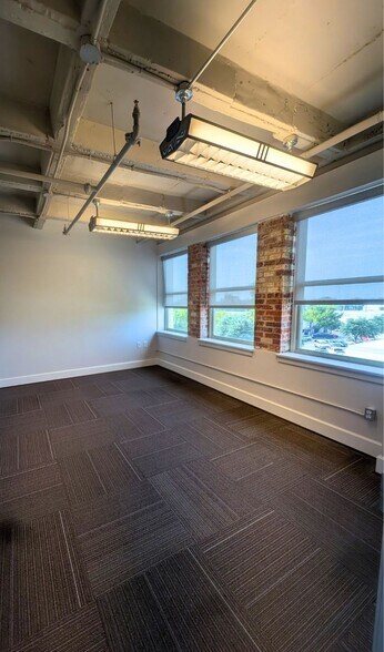 More Photos Of 219 N Main St, Bryan Office For Lease