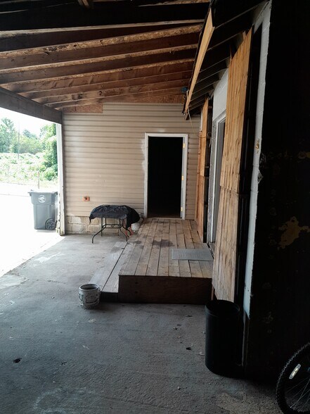 More Photos Of 9135 S Main St, Jonesboro Light Manufacturing For Sale