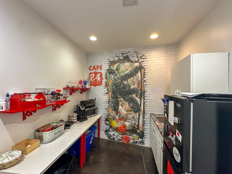 More Photos Of 17 College St, Greenville Storefront Retail Office For Lease