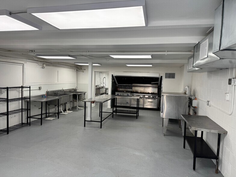 More Photos Of 3500 Monticello Avenue, Metairie Specialty For Lease