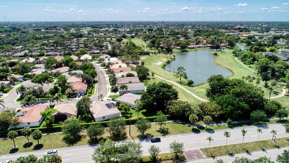 More Photos Of 7880 N University Dr, Tamarac Office Residential For Lease
