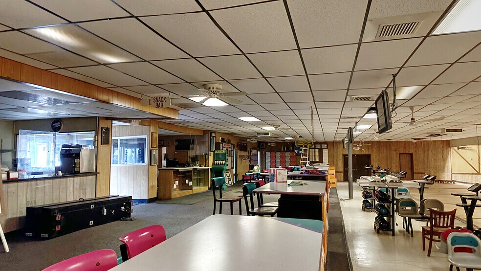 More Photos Of 1220 Long Run Rd, White Oak Bowling Alley For Sale