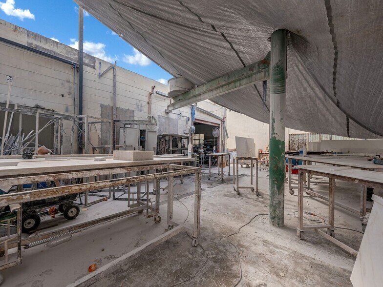 More Photos Of 4211 Verdant St, Los Angeles Manufacturing For Sale