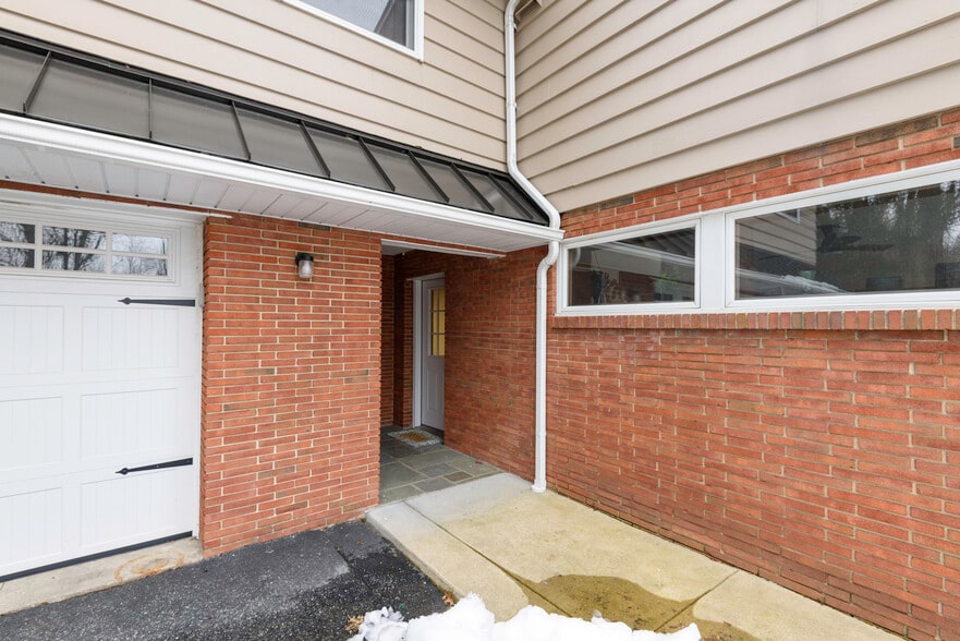 More Photos Of 166 Rosehill Ave, West Grove Multifamily For Sale