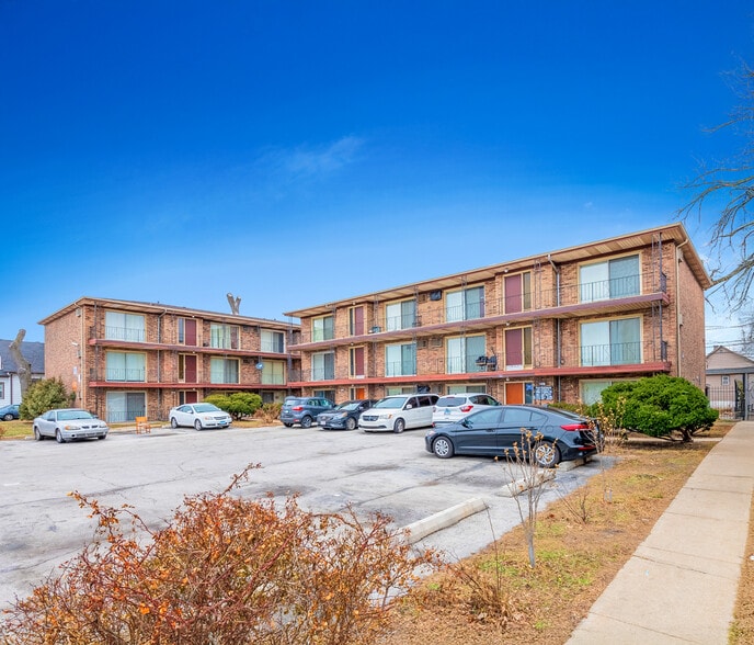More Photos Of 551-561 Wentworth Ave, Calumet City Apartments For Sale