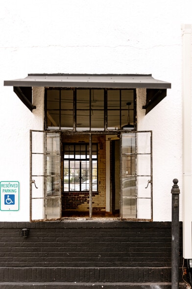 More Photos Of 609 2nd, Macon-Bibb General Retail For Lease
