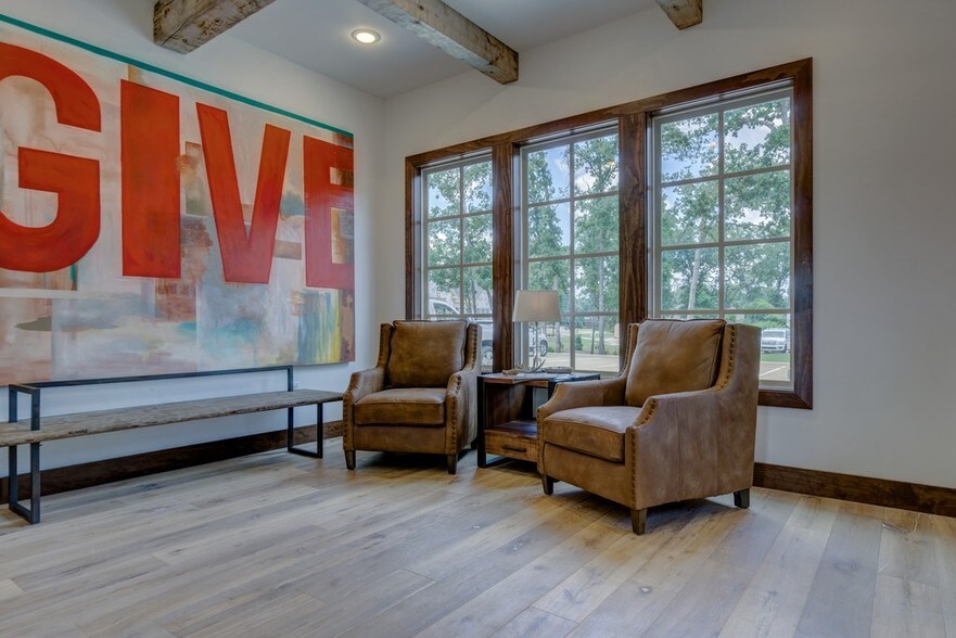More Photos Of 6115 New Copeland Rd, Tyler Medical For Sale