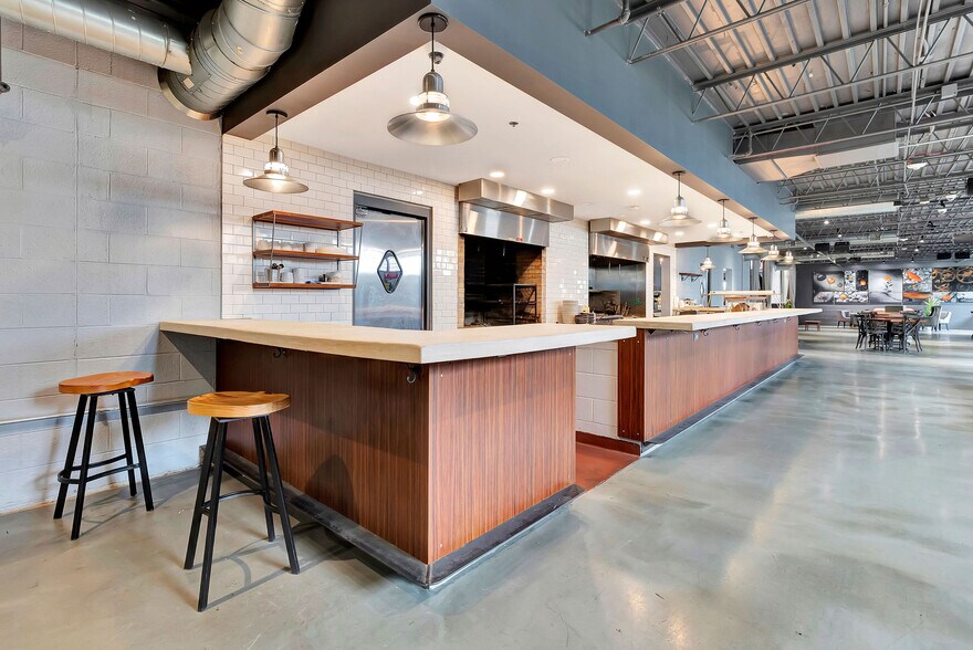 More Photos Of 3717 Jonlen Dr, Fairfax Flex For Sale