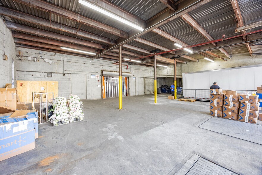 More Photos Of 184-10-184-60 Jamaica Ave, Jamaica Manufacturing For Lease
