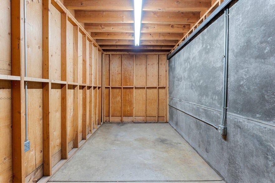 More Photos Of 1342 W Industrial Rd, Cedar City Warehouse For Lease