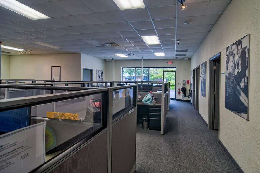 More Photos Of 4500 140th Ave N, Clearwater Unknown For Lease