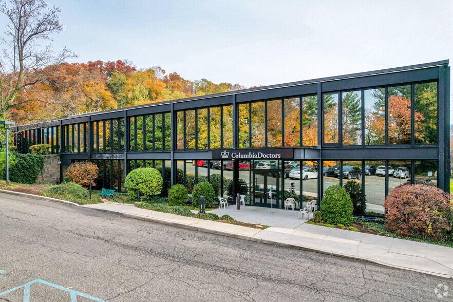 More Photos Of 155 White Plains Rd, Tarrytown Medical For Lease