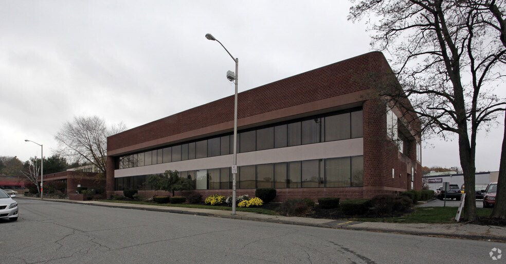Primary Photo Of 324 Grove St, Worcester Office For Lease