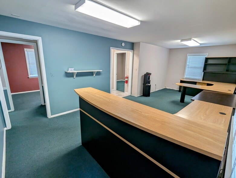 More Photos Of 1923 York Rd, Lutherville Timonium Office For Lease