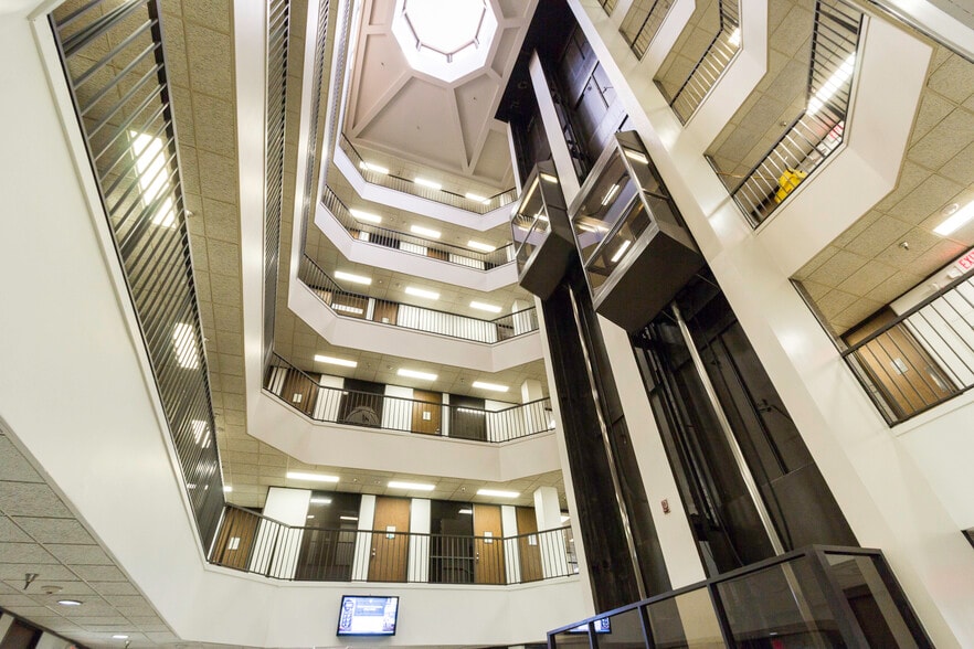 More Photos Of 6420 Richmond Ave, Houston Office For Lease