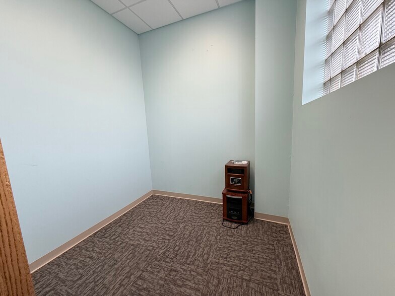More Photos Of 429 13th St, Franklin Storefront Retail Office For Sale