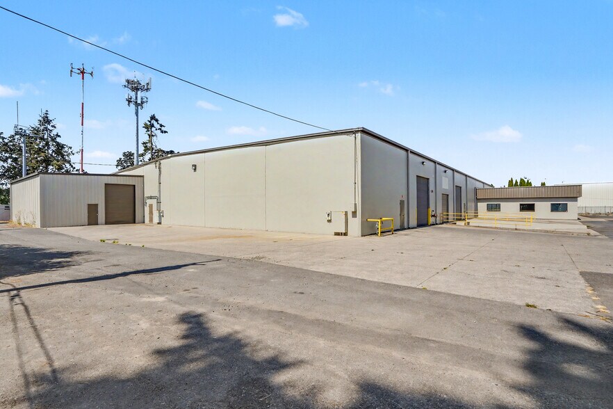 More Photos Of 3025 Kathryn Ave NE, Albany Warehouse For Lease