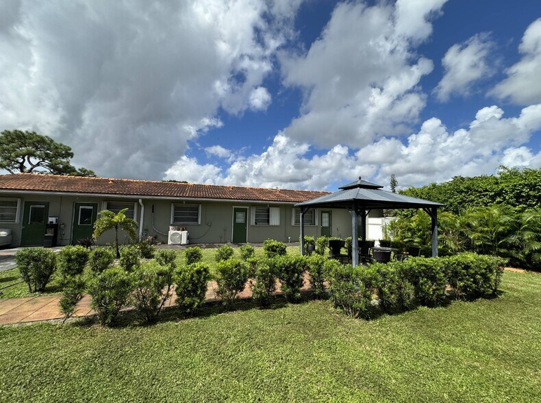 More Photos Of 801 SW 10th Dr, Pompano Beach Skilled Nursing Facility For Sale