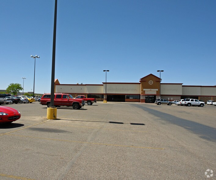 More Photos Of 6524- Slide Rd, Lubbock Unknown For Lease