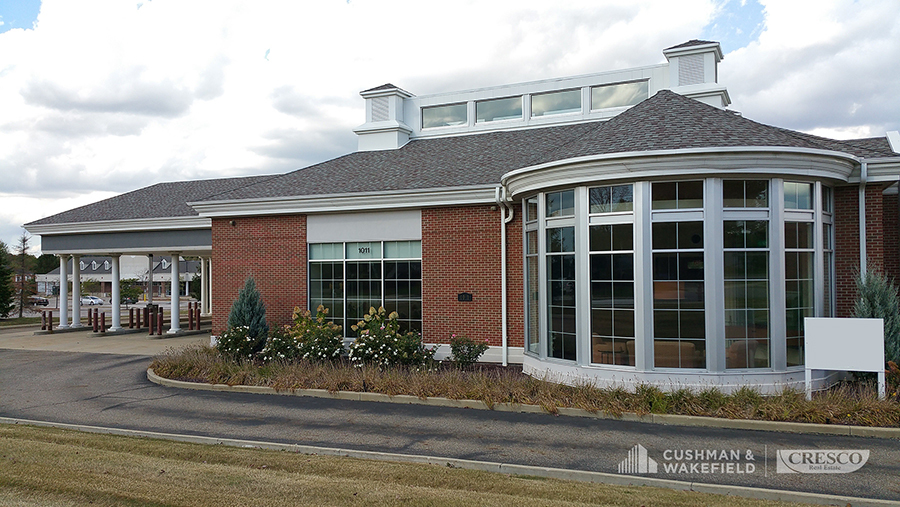 Primary Photo Of 1011 E Aurora Rd, Macedonia Storefront Retail Office For Lease