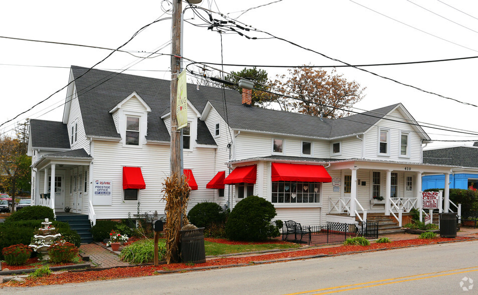 Primary Photo Of 410 Robert Parker Coffin Rd, Long Grove Restaurant For Lease