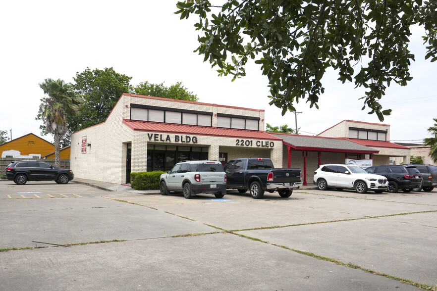 Primary Photo Of 2201 Cleo St, Corpus Christi Office For Sale