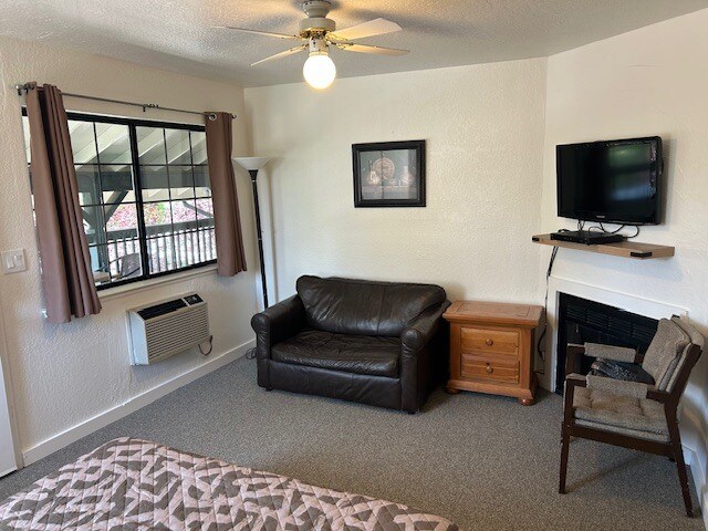 More Photos Of 14 Saint Andrews Rd, Valley Springs Hotel For Sale