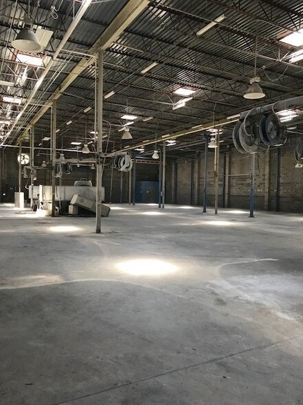 More Photos Of 2940 Bert Kouns Industrial Loop, Shreveport General Retail For Sale
