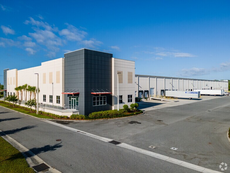 More Photos Of 201 S County Line Rd, Plant City Unknown For Lease