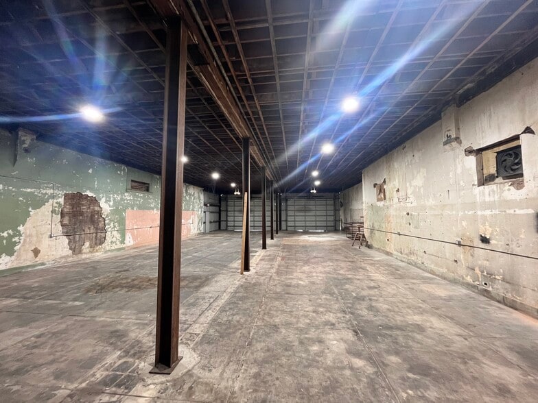 More Photos Of 400 Procter St, Port Arthur Warehouse For Lease