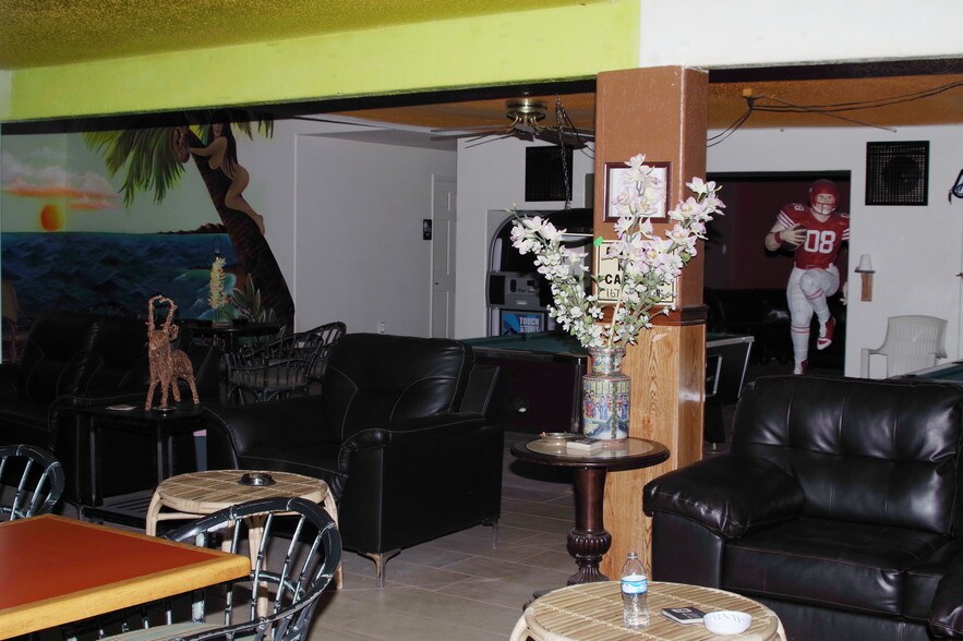 More Photos Of 2450 W Mesquite Ave, Pahrump Bar For Sale