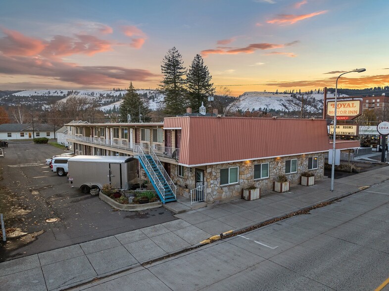 More Photos Of 1510 Adams Ave, La Grande Hotel For Sale
