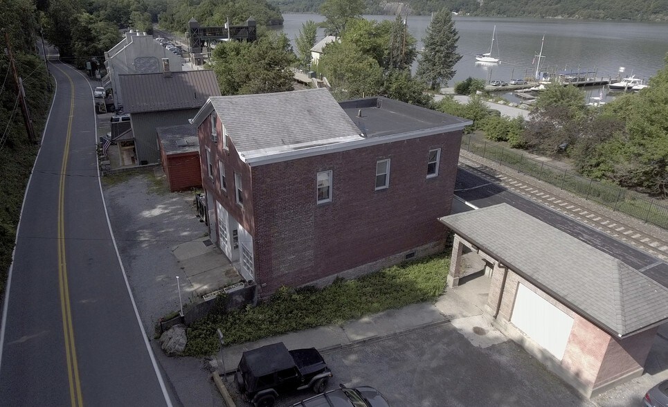 More Photos Of 21 Lower Station Rd, Garrison Storefront Retail Residential For Lease