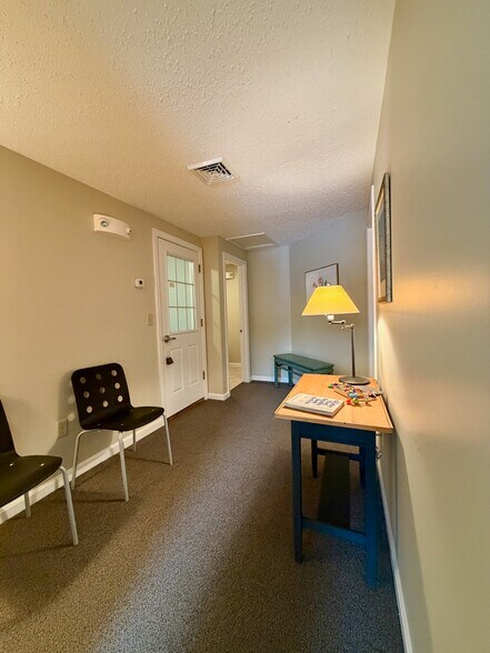 More Photos Of 433 US Route 1, York Medical For Sale