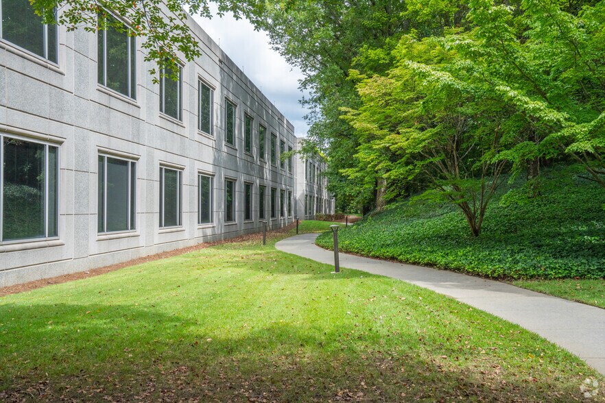 More Photos Of 4100 Wildwood Pky, Atlanta Unknown For Lease