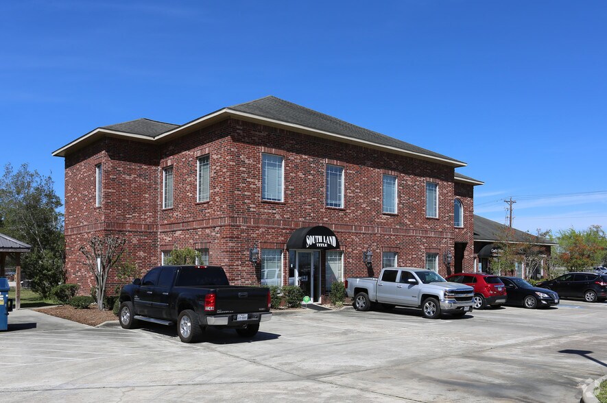 More Photos Of 14729 Highway 105 W, Montgomery Medical For Lease
