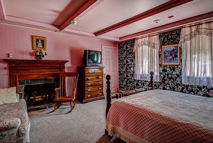 More Photos Of 4115 Old Post Rd, Charlestown Hotel For Sale